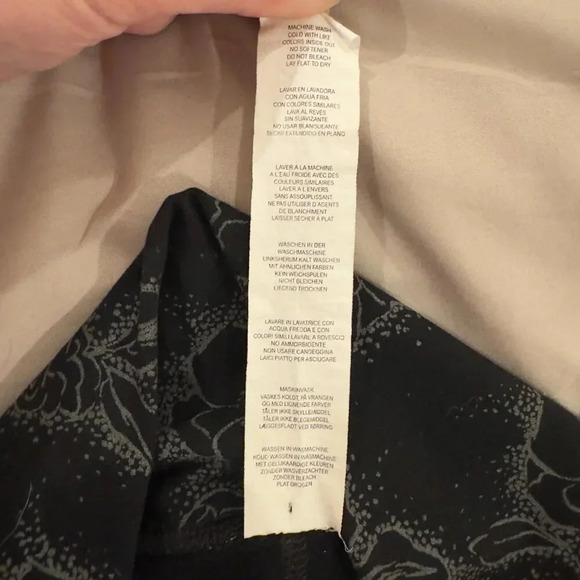 Fabletics Define Powerhold High Waisted Leggings in Floral Outline - Picture 8 of 8